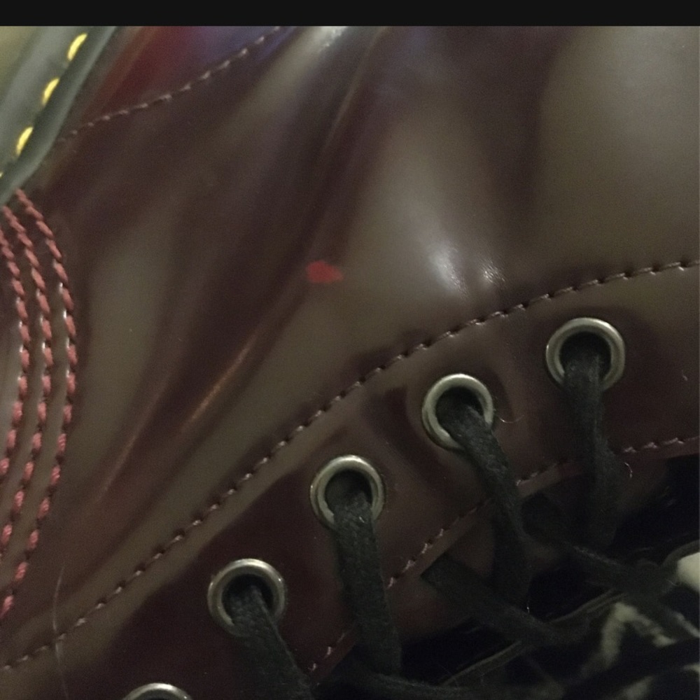 Dr. Martin - Picture 2 of 8